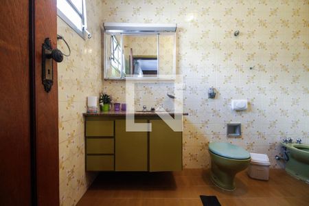 Casa à venda com 200m², 4 quartos e 2 vagasBanheiro Suíte 