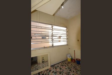 Apartamento à venda com 75m², 2 quartos e 1 vagaÁrea de Serviço