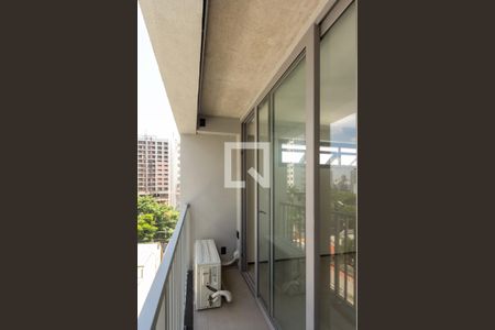 Studio para alugar com 29m², 1 quarto e sem vaga Studio para alugar com 29m², 1 quarto e sem vagaVaranda