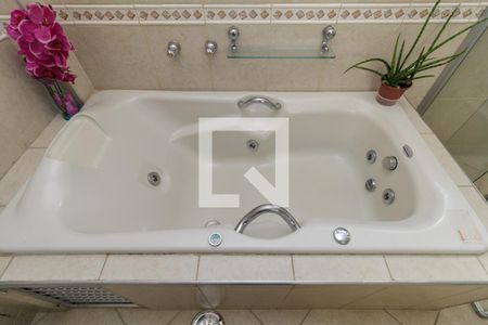 Apartamento para alugar com 198m², 3 quartos e 1 vaga Apartamento para alugar com 198m², 3 quartos e 1 vagaBanheiro 2