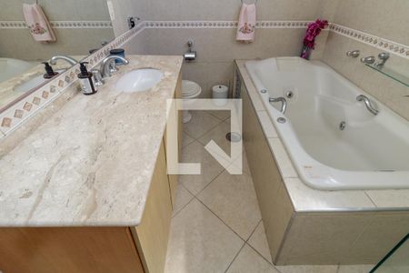 Apartamento para alugar com 198m², 3 quartos e 1 vaga Apartamento para alugar com 198m², 3 quartos e 1 vagaBanheiro 2