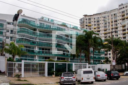 Apartamento à venda com 147m², 3 quartos e sem vaga Apartamento à venda com 147m², 3 quartos e sem vagaFachada