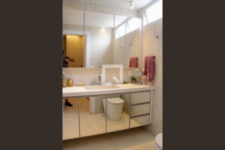 Apartamento à venda com 147m², 3 quartos e sem vaga Apartamento à venda com 147m², 3 quartos e sem vagaSuíte 2