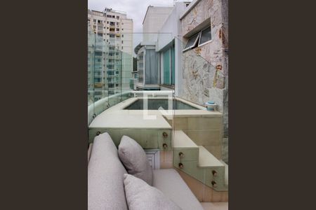 Apartamento à venda com 147m², 3 quartos e sem vaga Apartamento à venda com 147m², 3 quartos e sem vagaCobertura