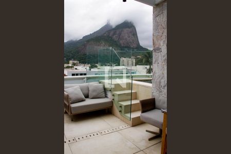 Apartamento à venda com 147m², 3 quartos e sem vaga Apartamento à venda com 147m², 3 quartos e sem vagaCobertura