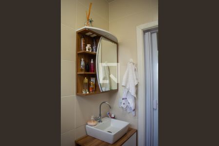 Banheiro  de apartamento à venda com 1 quarto, 45m² em Santa Tereza, Porto Alegre