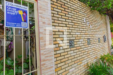 Casa à venda com 80m², 4 quartos e 3 vagas Casa à venda com 80m², 4 quartos e 3 vagasPlaquinha instalada no imóvel