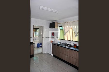 Casa à venda com 229m², 3 quartos e 5 vagas Casa à venda com 229m², 3 quartos e 5 vagasCozinha