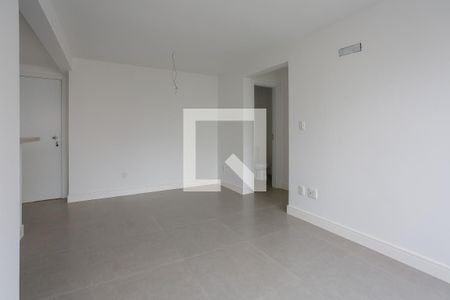 Sala de apartamento à venda com 1 quarto, 51m² em Passo da Areia, Porto Alegre