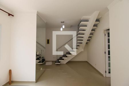 Sala de casa de condomínio para alugar com 3 quartos, 99m² em Vila Lúcia, São Paulo