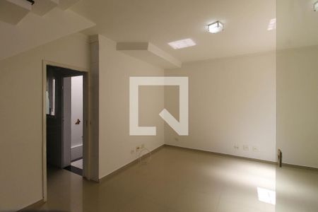 Sala de casa de condomínio para alugar com 3 quartos, 99m² em Vila Lúcia, São Paulo