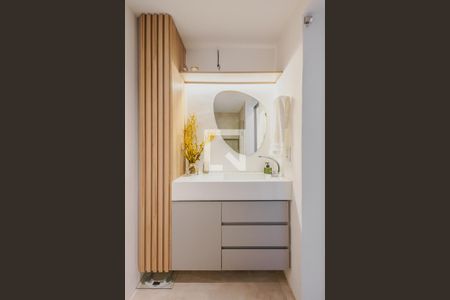 Banheiro de apartamento para alugar com 1 quarto, 31m² em Pinheiros, São Paulo