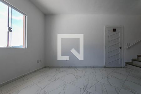 Casa para alugar com 113m², 3 quartos e 2 vagasSala