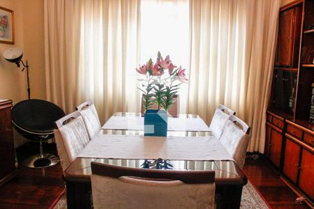 Casa à venda com 1904500m², 3 quartos e 2 vagas Casa à venda com 1904500m², 3 quartos e 2 vagasSala de Jantar