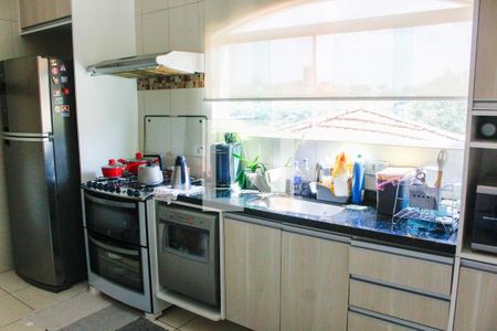 Casa à venda com 1904500m², 3 quartos e 2 vagas Casa à venda com 1904500m², 3 quartos e 2 vagasCozinha