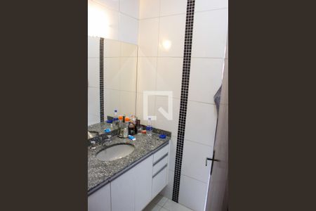 Casa à venda com 1904500m², 3 quartos e 2 vagas Casa à venda com 1904500m², 3 quartos e 2 vagasBanheiro