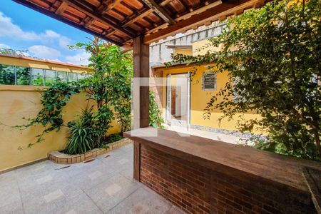 Casa à venda com 260m², 4 quartos e 1 vagaQuintal