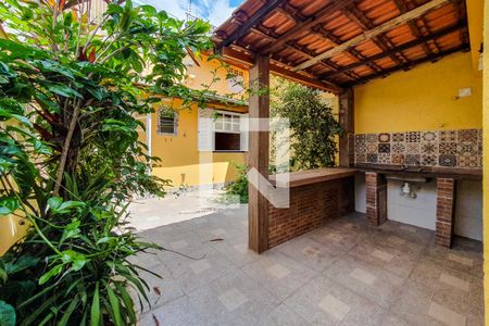 Casa à venda com 260m², 4 quartos e 1 vagaQuintal