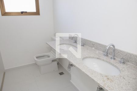 Apartamento à venda com 180m², 4 quartos e 3 vagas Apartamento à venda com 180m², 4 quartos e 3 vagasBanheiro da Suíte 1