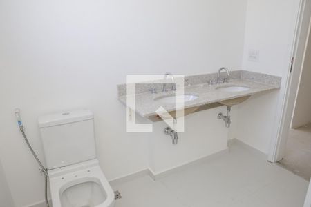 Apartamento à venda com 180m², 4 quartos e 3 vagas Apartamento à venda com 180m², 4 quartos e 3 vagasBanheiro da Suíte 1