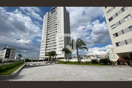 Apartamento à venda com 98m², 3 quartos e 2 vagasFachada