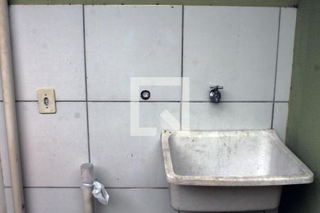 Casa de condomínio à venda com 48m², 2 quartos e 1 vagaÁrea de Serviço