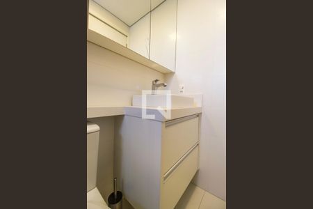 Apartamento à venda com 70m², 2 quartos e 2 vagas Apartamento à venda com 70m², 2 quartos e 2 vagasBanheiro da Suíte