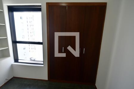 Quarto 1 - Armários de apartamento para alugar com 2 quartos, 75m² em Cambuí, Campinas