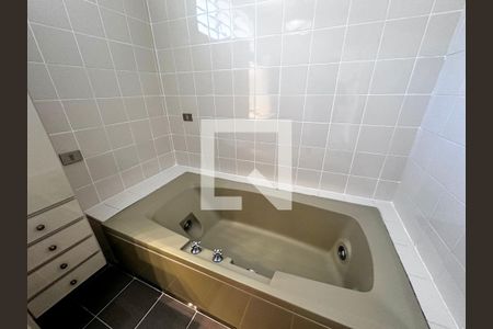 Casa à venda com 380m², 3 quartos e 5 vagasBanheiro Suíte