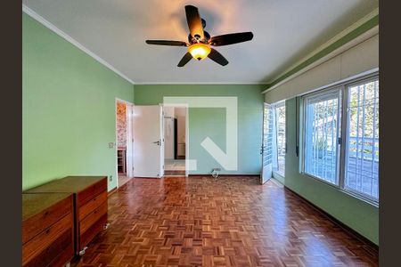 Casa à venda com 380m², 3 quartos e 5 vagasSuíte