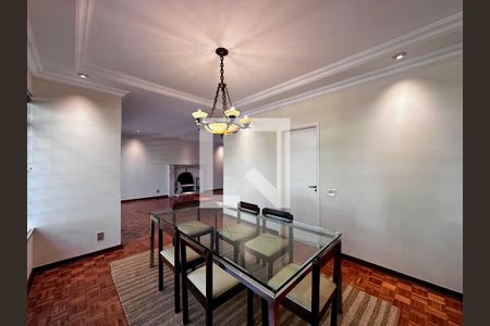 Casa à venda com 380m², 3 quartos e 5 vagasSala