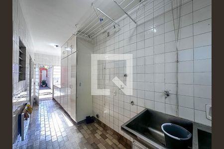 Casa à venda com 380m², 3 quartos e 5 vagasÁrea de Serviço