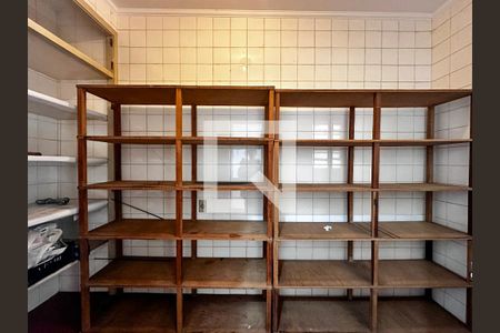 Casa à venda com 380m², 3 quartos e 5 vagasDespensa