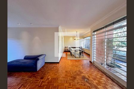 Casa à venda com 380m², 3 quartos e 5 vagasSala