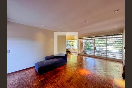 Sala de casa à venda com 3 quartos, 380m² em Campo Belo, São Paulo