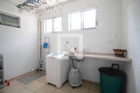 Casa à venda com 196m², 3 quartos e 4 vagasÁrea de serviço