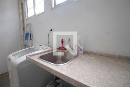 Casa à venda com 196m², 3 quartos e 4 vagasÁrea de serviço