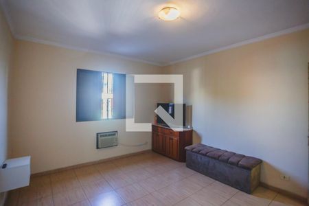 Suíte de casa para alugar com 3 quartos, 150m² em Vila Firmiano Pinto, São Paulo