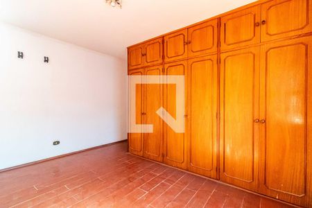 Casa à venda com 250m², 3 quartos e 2 vagas Casa à venda com 250m², 3 quartos e 2 vagasQuarto 02