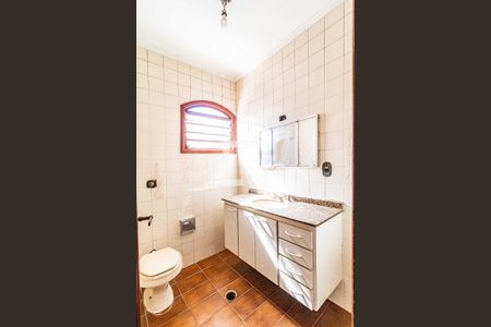 Casa à venda com 250m², 3 quartos e 2 vagas Casa à venda com 250m², 3 quartos e 2 vagasBanheiro social