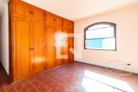 Casa à venda com 250m², 3 quartos e 2 vagas Casa à venda com 250m², 3 quartos e 2 vagasQuarto 02