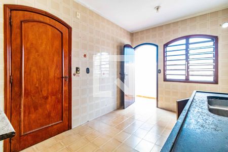 Casa à venda com 250m², 3 quartos e 2 vagas Casa à venda com 250m², 3 quartos e 2 vagasCozinha