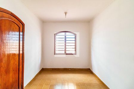 Casa à venda com 250m², 3 quartos e 2 vagas Casa à venda com 250m², 3 quartos e 2 vagasSala de jantar