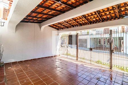 Casa à venda com 250m², 3 quartos e 2 vagas Casa à venda com 250m², 3 quartos e 2 vagasGaragem