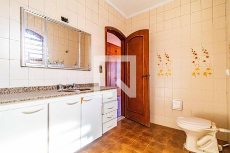 Casa à venda com 250m², 3 quartos e 2 vagas Casa à venda com 250m², 3 quartos e 2 vagasSuite - Banheiro