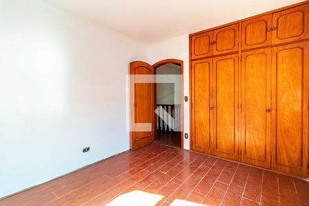 Casa à venda com 250m², 3 quartos e 2 vagas Casa à venda com 250m², 3 quartos e 2 vagasQuarto 01