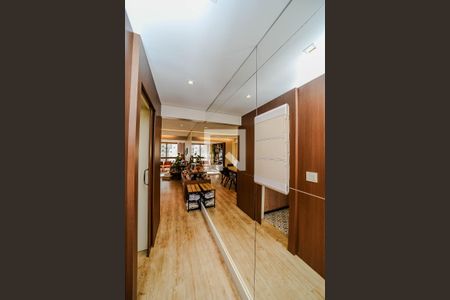 Hall de entrada de apartamento à venda com 2 quartos, 80m² em São João, Porto Alegre