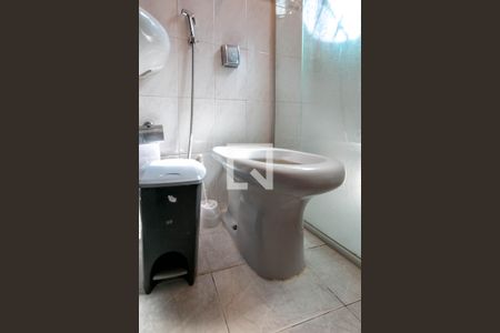 Casa à venda com 206m², 3 quartos e 2 vagasBanheiro