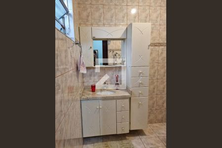 Casa à venda com 200m², 3 quartos e 2 vagas Casa à venda com 200m², 3 quartos e 2 vagasQuarto 2 - Banheiro