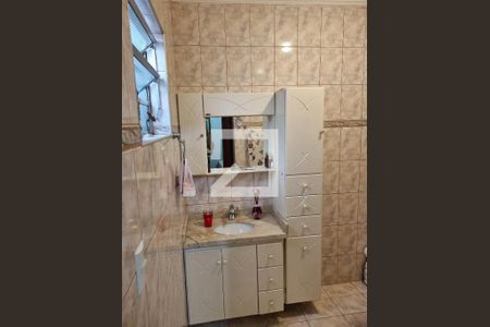 Casa à venda com 200m², 3 quartos e 2 vagas Casa à venda com 200m², 3 quartos e 2 vagasQuarto 2 - Banheiro